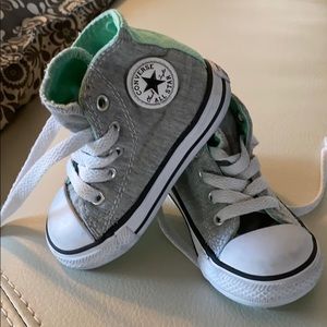 Toddler Boys/Girls Converse High Tops- Size 5